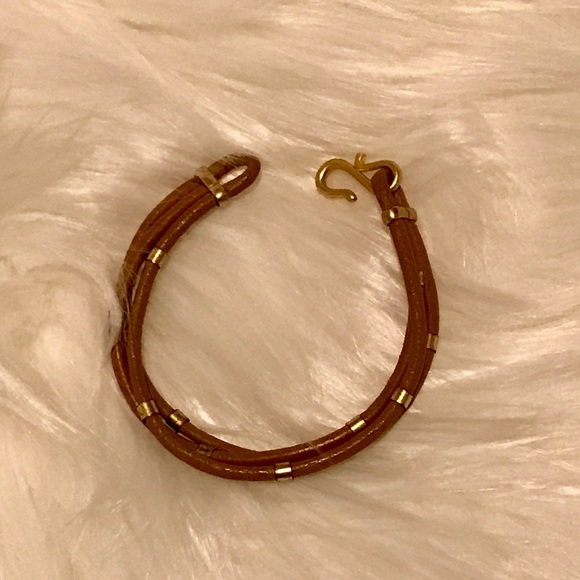 Small caramel leather bracelet with gold accents - Picture 3 of 6